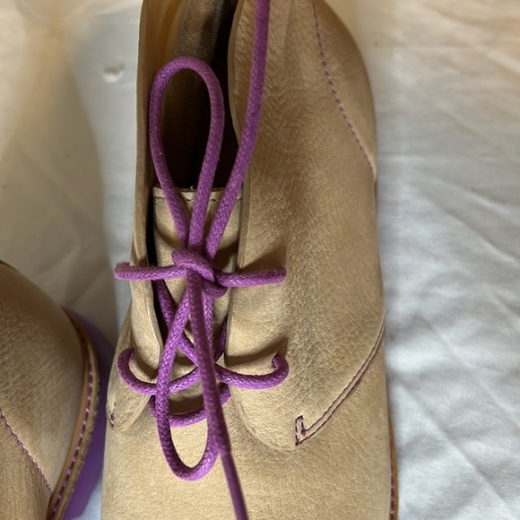Cole Haan Tan and Purple Oxford’s in Size 9 1/2 B Women’s - Picture 7 of 8
